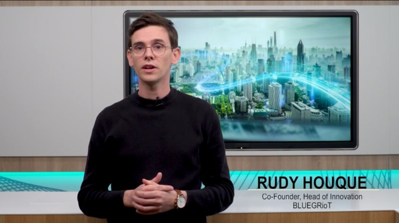 Rudy Houque présente le cintre connecté en vidéo pour le Thread Group